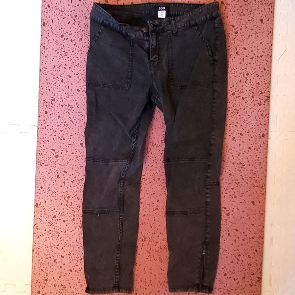Black BDG Cropped Jeans